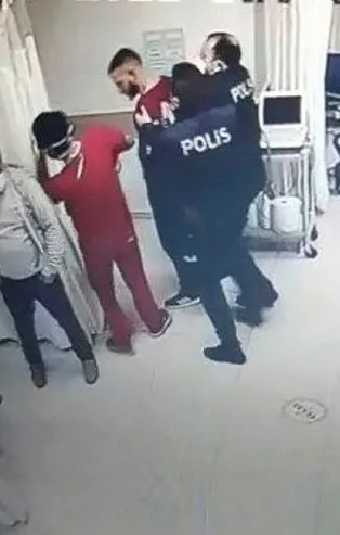 Aydın'da alkollü şahıs kontrol için getirildiği hastanede acil doktoruna kafa atarak yaraladı! 5 dikiş atıldı
