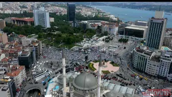 Taksim Camii İstanbul'un sembolleri arasında yerini aldı! İşte en güzel kareler - 27