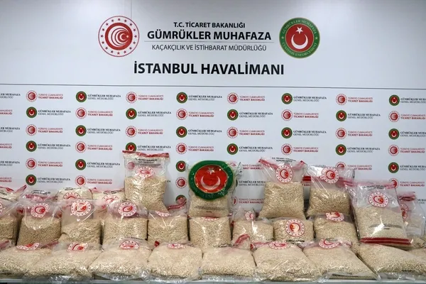 Son dakika: Ticaret Bakanı Mehmet Muş duyurdu! Gümrükte 2 milyon adet Captagon cinsi uyuşturucu ele geçirildi!-1