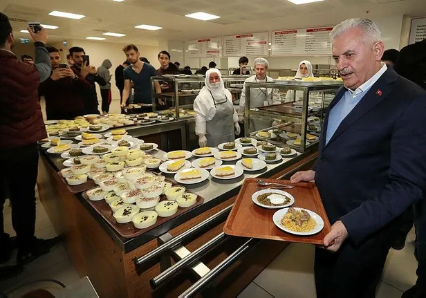 Yıldırım, KYK yurdundaki öğrencilerle buluştu