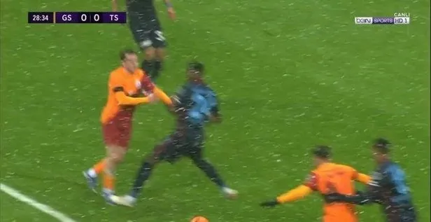 erman-toroglu-galatasaray-trabzonspor-macindaki-penalti-kararini-yorumladi-1642959616922.jpeg Erman Toroğlu, Galatasaray - Trabzonspor maçındaki penaltı kararını yorumladı-3