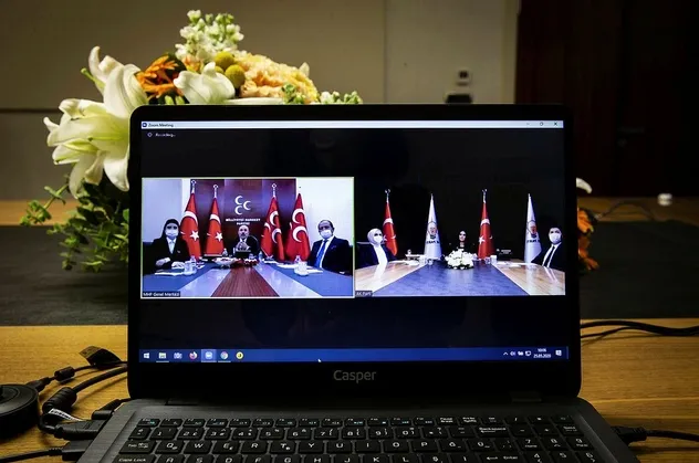 Son dakika: AK Parti, CHP ve MHP ile video konferans aracılığıyla bayramlaştı
