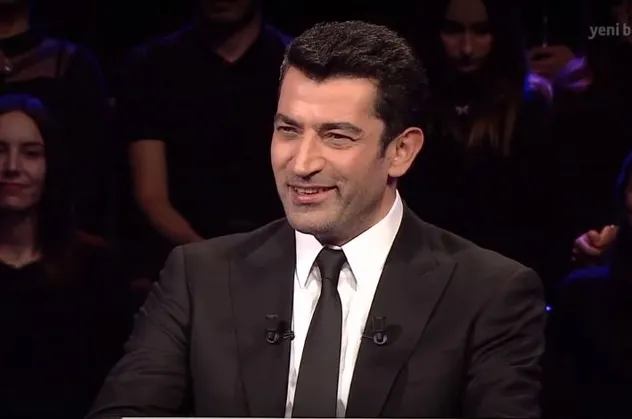 Barış Manço 1982'de kimin mezarının yeni baştan yapılmasına katkıda bulunmuştur?
