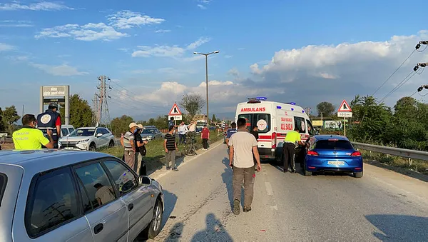 zincirleme-kazada-tikanan-yolda-bir-kaza-daha-1631603355184.jpg Zincirleme kazada tıkanan yolda bir kaza daha-2