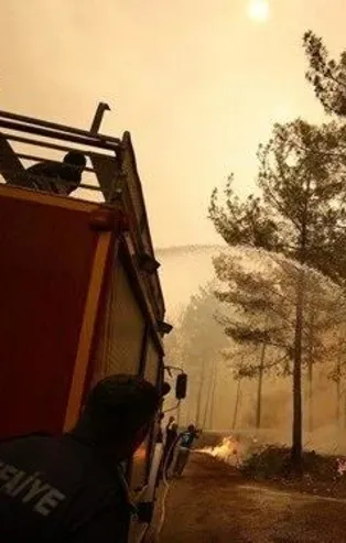 Son dakika: Marmaris'te yangına müdahale eden orman işçileri kaza yaptı: Yaralılar var