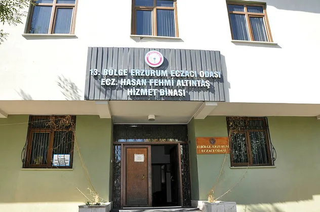 Eczacılara hakaret eden iş adamına mahkemeden gerekçeli karar! 7 bin 500 lira tazminat ödeyecek