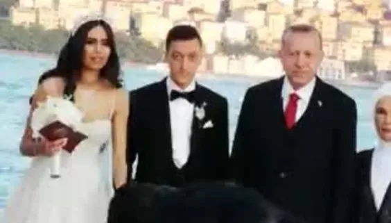 Başkan Erdoğan nikah şahidi oldu! Mesut Özil Amine Gülşe evlendi