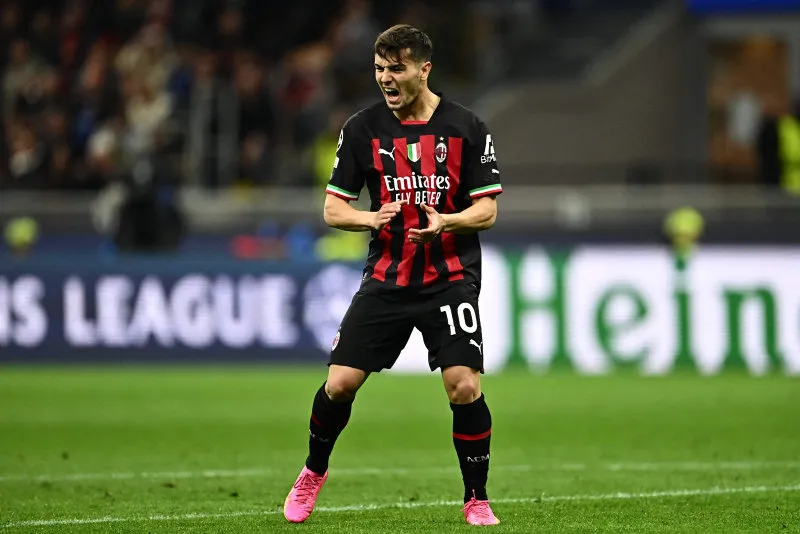 Galatasaray'dan dev transfer! Milan opsiyonu kullanmazsa... - 10