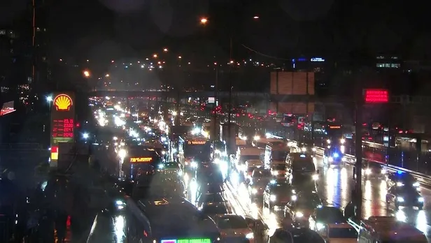 istanbul-kilit-trafik-durma-noktasina-geldi-yol-durumu-1674233119776.jpeg İstanbul kilit! Trafik durma noktasına geldi | YOL DURUMU-3