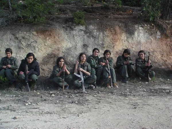Hafıza kartlarından YPG/PKK'nın 'çocuk savaşçıları' çıktı-7