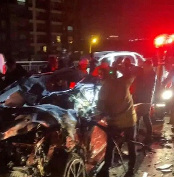 basaksehirde-feci-kaza-olu-ve-yarali-var-1704569067193.jpeg Başakşehir’de feci kaza! 4 kişi hayatını kaybetti-5