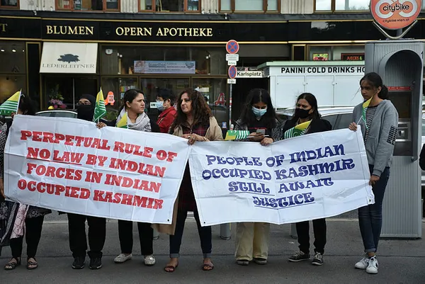hindistanin-cammu-kesmirdeki-uygulamalari-avusturyada-protesto-edildi-1596650388966.jpg Hindistan’ın Cammu Keşmir’deki eylemleri Avusturya’da protesto edildi-3