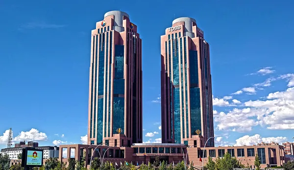 pandemide-esnafa-yardimci-olmasi-beklenen-turkiye-odalar-ve-borsalar-birligi-tobb-esnaftan-aldigi-aidatlari-am-1642573442603.jpg Pandemide esnafa yardımcı olması beklenen Türkiye Odalar ve Borsalar Birliği (TOBB) esnaftan aldığı aidatları Amerika'ya gönderdi-7