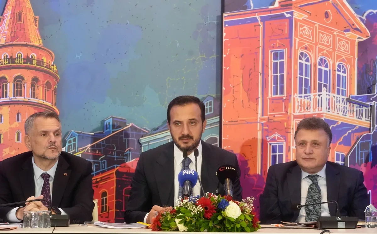 1792824673212.jpeg Hizmetler aksıyor, projeler tamamlanamıyor! Abdullah Özdemir'den İBB ve CHP'ye sert eleştiri: "Siyasal zemini kirlettiler"-6
