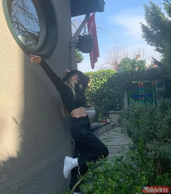 Oğuzhan Koç'un biricik eşi ortalığı fena salladı! 4 ay önce evlenen taze gelin Demet Özdemir’den yatak odası pozları! “Kendime sabır diliyorum...” - 29