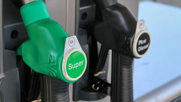 Rusya-Ukrayna savaşı Avrupa’yı vurdu! Akaryakıt fiyatları uçtu: Bir günde 8 euro zam