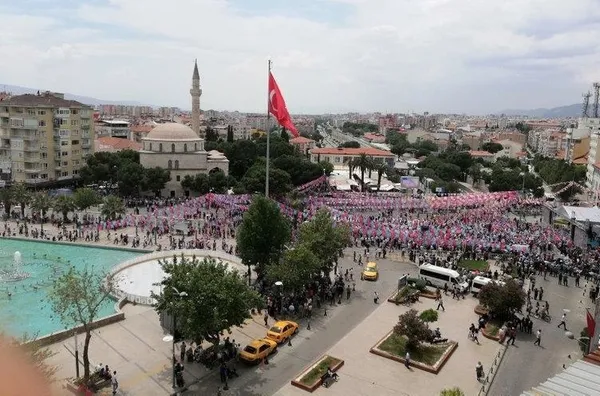 Meral Akşener Aydın'da boş meydana seslendi-1