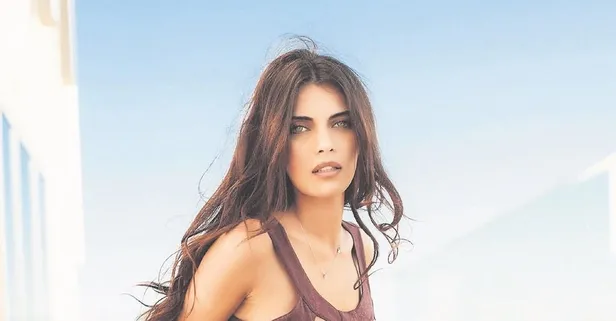 Mustafa Sandal’la yazışmalarını ifşa eden Ceren Hindistan, Zeynep Tandoğan ve Hazım Körmükçü para basıyor