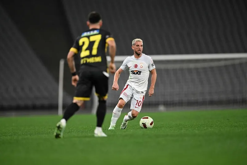 galatasaraya-yeni-imza-atan-dries-mertens-turkiyeye-veda-ediyor-iste-gitmek-istedigi-yer-1720637289642.jpeg Dries Mertens'ten Galatasaray'a ters köşe! Taraftarı üzecek karar ortaya çıktı-4