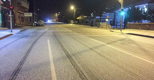 İstanbul'da kısa süreli kar ve dolu yağışı