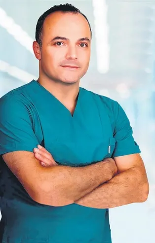 Dr. Necati Emirhan Coronavirüs’e yenildi: Dayısı, amcası ve kardeşi de salgın kaynaklı ölmüş