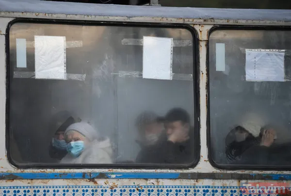 SON DAKİKA: Rusya Ukrayna'yı işgal ediyor! Savaştan en çarpıcı fotoğraflar: Halk metro istasyonlarına kaçtı... Gözlerde korku var - 42