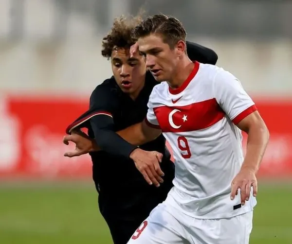 besiktasin-yeni-yildiz-adayi-semih-kilicsoy-u-19-takiminda-17-karsilasmada-8-gol-6-asistle-oynadi-1646052469786.jpg