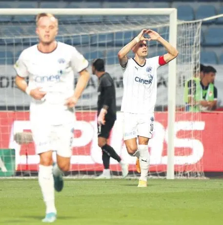 besiktasin-yildiz-transferi-dele-alli-ilk-sinavina-cikiyor-spor-haberleri-1661731673778.jpeg Beşiktaş'ın yıldız transferi Dele Alli ilk sınavına çıkıyor | Spor haberleri-12