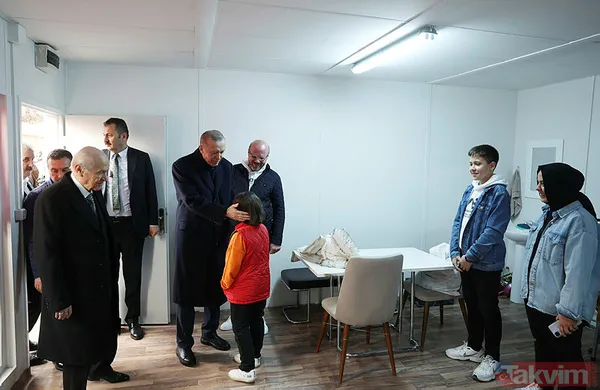 Cumhur yaraları sarıyor! Başkan Erdoğan Ramazan'ın ilk günü Kahramanmaraş'ta: Depremzedelerle bir araya geldi, tek tek dinledi - 2