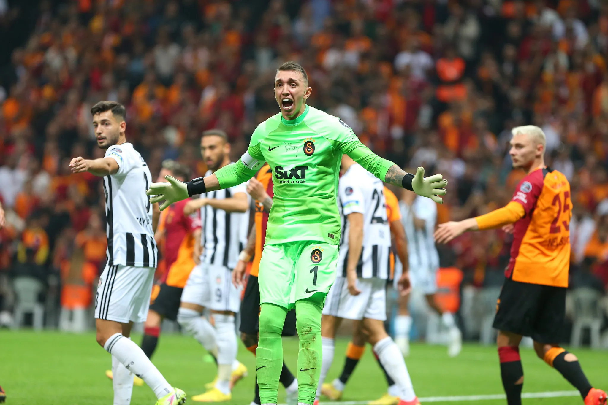 Galatasaray'da şoke eden Fernando Muslera iddiası! O olay sonrası... - 16
