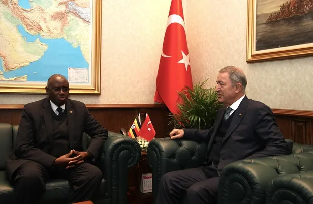 Bakan Akar Uganda Savunma Bakanı Bright Rwamirama ile bir araya geldi-2