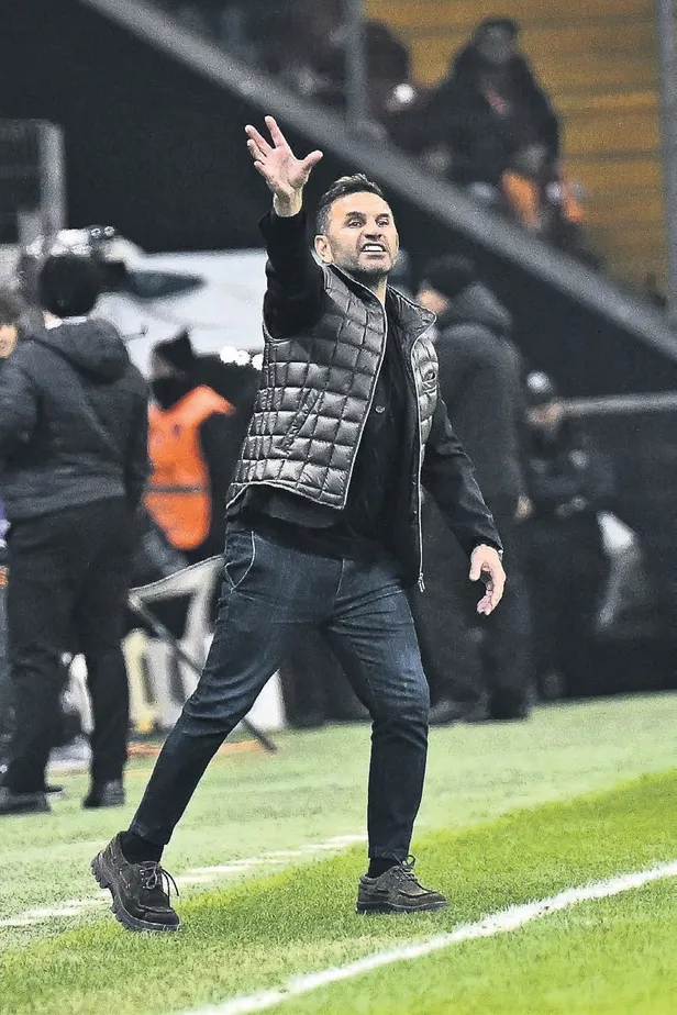 ingiliz-medyasindan-galatasaray-taraftarini-heyecanladiran-firmino-iddiasi-1678145997066.jpeg İngiliz medyasından Galatasaray taraftarını heyecanladıran Firmino iddiası-15