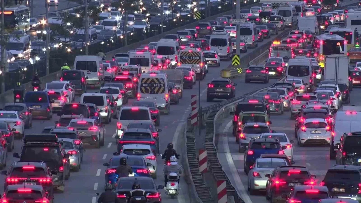 trafik-sigortasinda-yeni-donem-bugun-basladi-deger-kaybi-ve-hasar-basvurusu-nasil-yapilacak-1782853975350.jpeg Trafik sigortasında yeni dönem bugün başladı: Değer kaybı ve hasar başvurusu nasıl yapılacak?-5