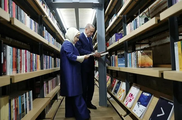 baskan-erdogan-rami-kutuphanesini-acti-gelecege-yatirim-yaptik-dunyanin-dort-bir-yanindan-kitap-ithalati-1673619257474.jpeg