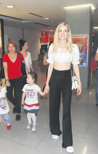 Wilma Elles’ten ders gibi sözler! "Para kolay kazanılmadığı için..."