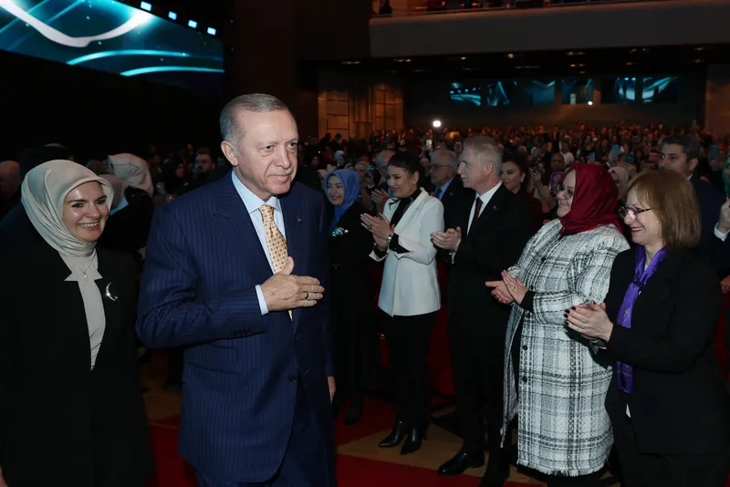 Başkan Erdoğan "Türkiye ile Güçlenen, Türkiye'ye Güç Veren Kadınlar Programı"nda konuştu | Ekrem İmamoğlu'nun kadınları hedef alan sözlerine tepki-3