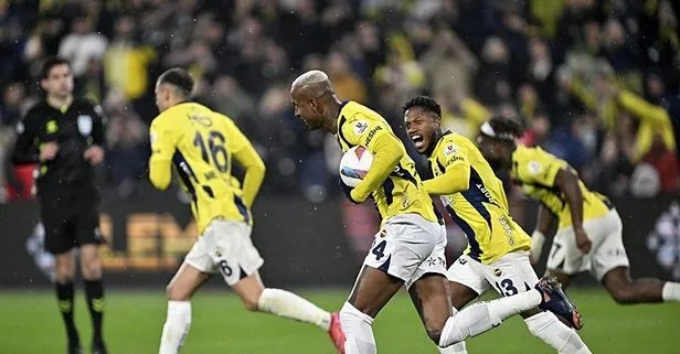 Fener dev rakiplerini solladı
