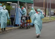 İngilterenin çok tartışılan sürü bağışıklığı stratejisi Hollanda ve İsveçte halen yürürlükte!