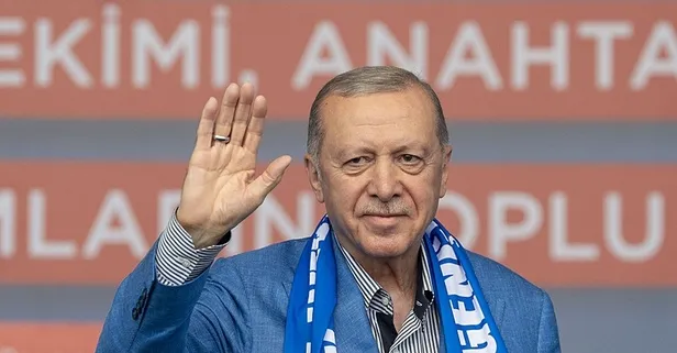 Başkan Erdoğan'dan 300 bininci konutun anahtarının teslim töreninde önemli açıklamalar! "Evine kavuşmayan depremzedemiz kalmayacak"