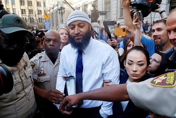 abdde-pardon-vakasi-cinayetten-hapis-yatan-adnan-syed-23-yil-sonra-sucsuz-bulunarak-serbest-birakildi-1665510515789.jpeg ABD'de 'pardon' vakası! Cinayetten hapis yatan Adnan Syed 23 yıl sonra suçsuz bulunarak serbest bırakıldı-2
