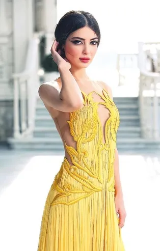 ‘Bir Zamanlar Çukurova’ dizisinin Müjgan’ı Melike İpek Yalova Bebek'teki güzellik merkezini sattı