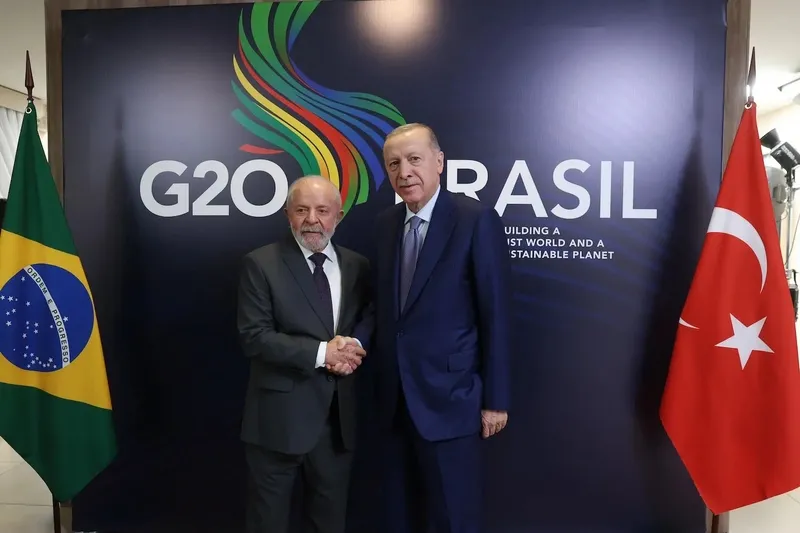 baskan-erdogandan-telefonla-gorustu-brezilya-devlet-baskanina-gazze-tesekkuru-1769013080728.jpeg Telefonda kritik temas! Başkan Erdoğan'dan Brezilya Devlet Başkanı'na Gazze teşekkürü-2