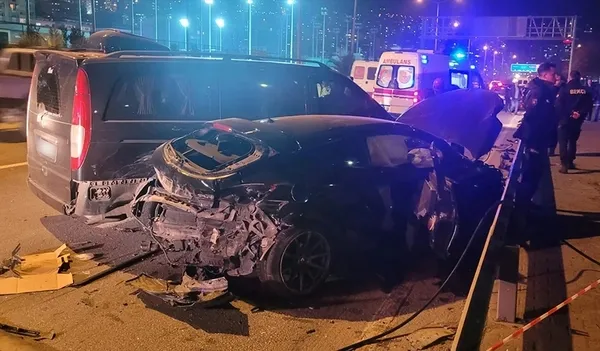 trabzonda-feci-kaza-1-olu-4-yarali-1678470486630.jpeg