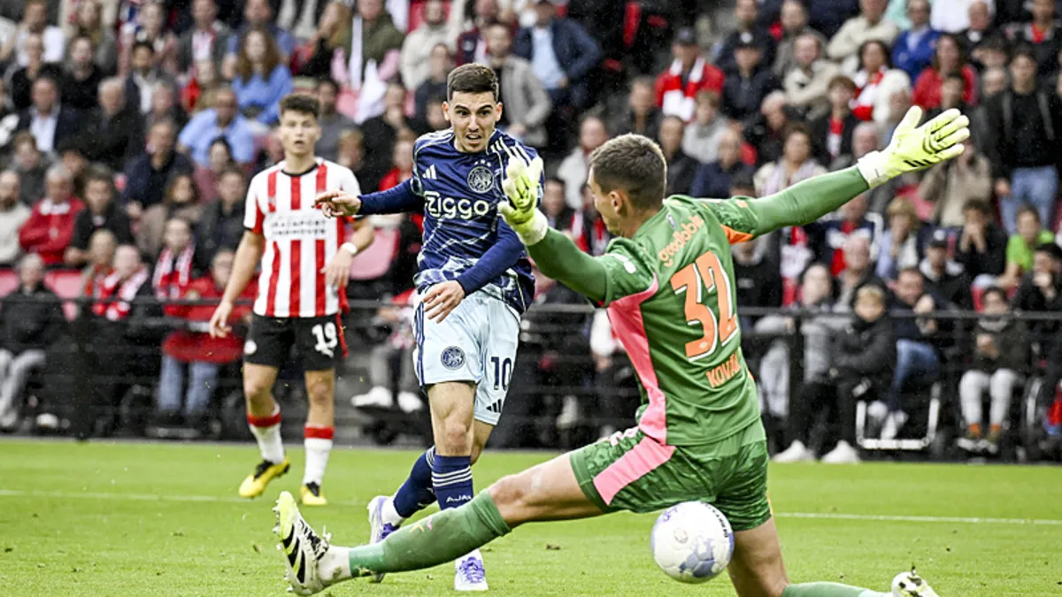 Eindhoven'da 4 gollü düello! PSV - Ajax: 2-2 | MAÇ SONUCU