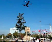 Taksim polisi drone’la, maske ve sosyal mesafeye uymaları için turistleri uyardı