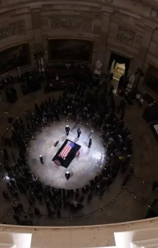 Baba Bush için anma töreni