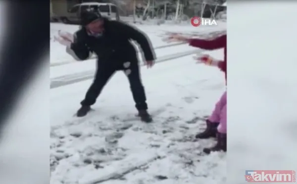 Hava soğuk yürekler sıcak! Kahramanmaraş'ta bir baba engelli kızıyla kartopu oynadı - 7