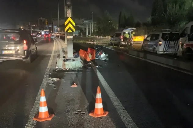 Motokurye refüje çarparak hayatını kaybetti