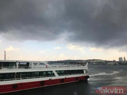 İstanbul’da şiddetli yağmur! Boğaz çamura bulandı, araçlar mahsur kaldı