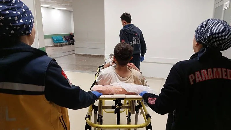 Samsun'da polise saldıran uyuşturucu bağımlısı vurularak etkisiz hale getirildi-4